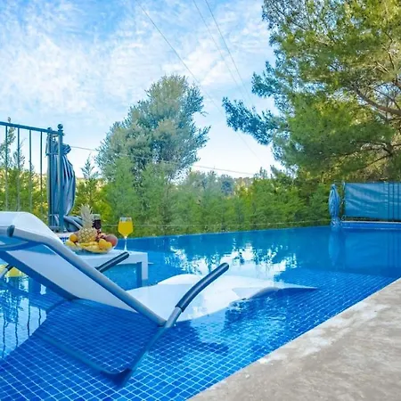 Dreamy With Private Pool And Jacuzzi In Kas *