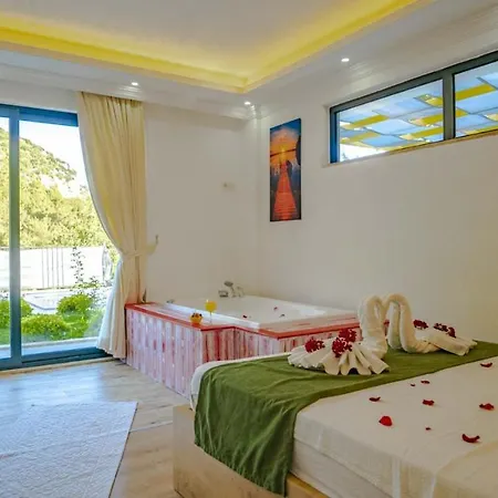 Dreamy With Private Pool And Jacuzzi In Kas Uzumlu (Mediterranean)